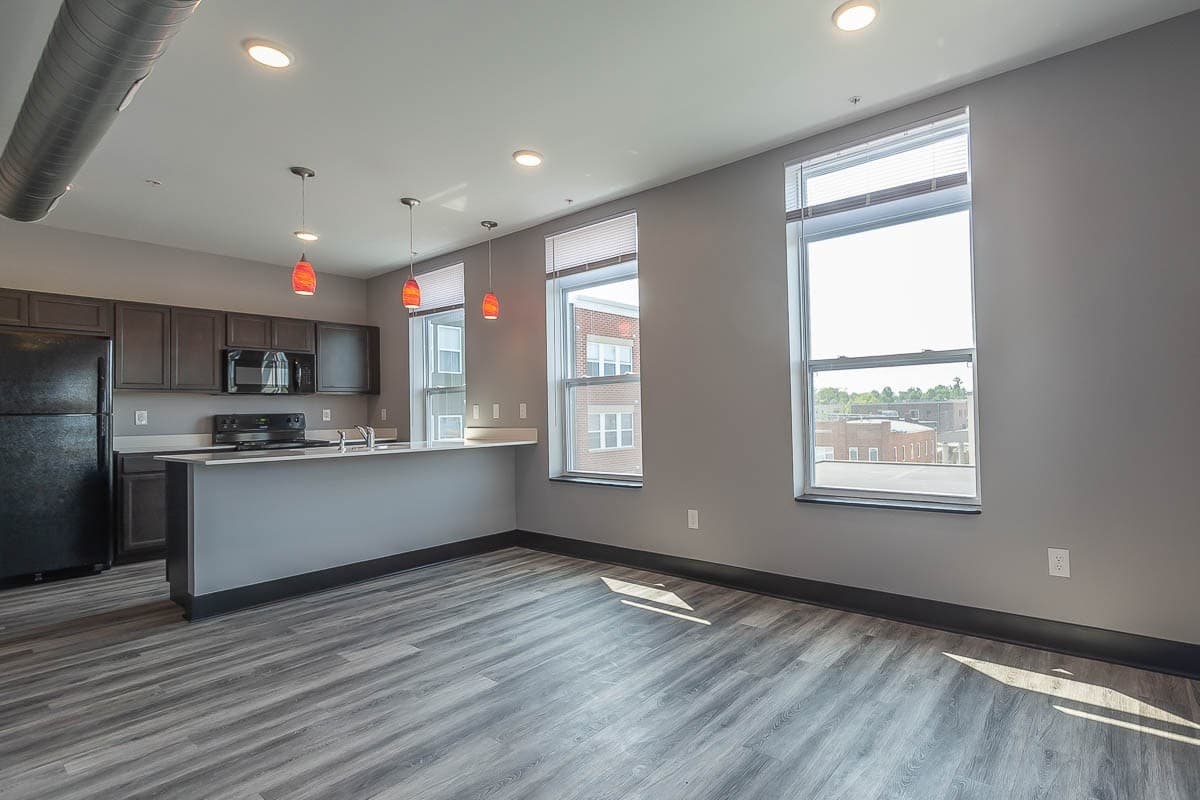 Bloomington Apartment: 215 S. Walnut