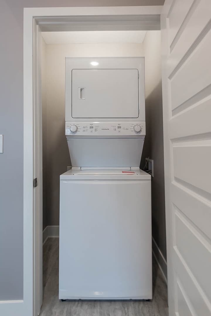 Bloomington Apartment: 221 E. Kirkwood Ave.