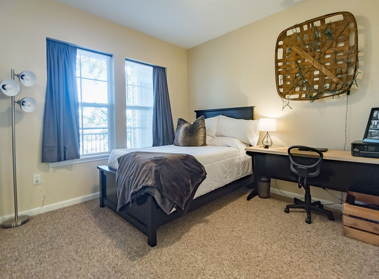 Bloomington Apartment: 2539  Eastgate Lane
