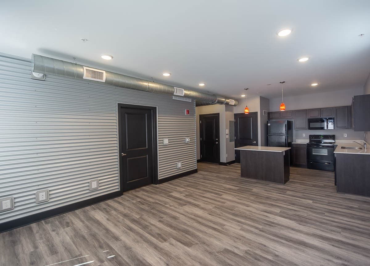 Bloomington Apartment: 215 S. Walnut