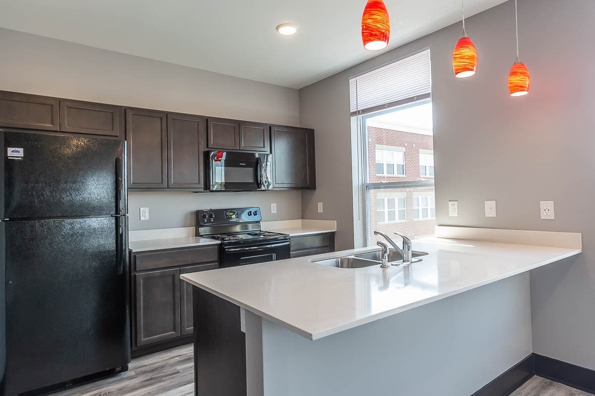 Bloomington Apartment: 215 S. Walnut