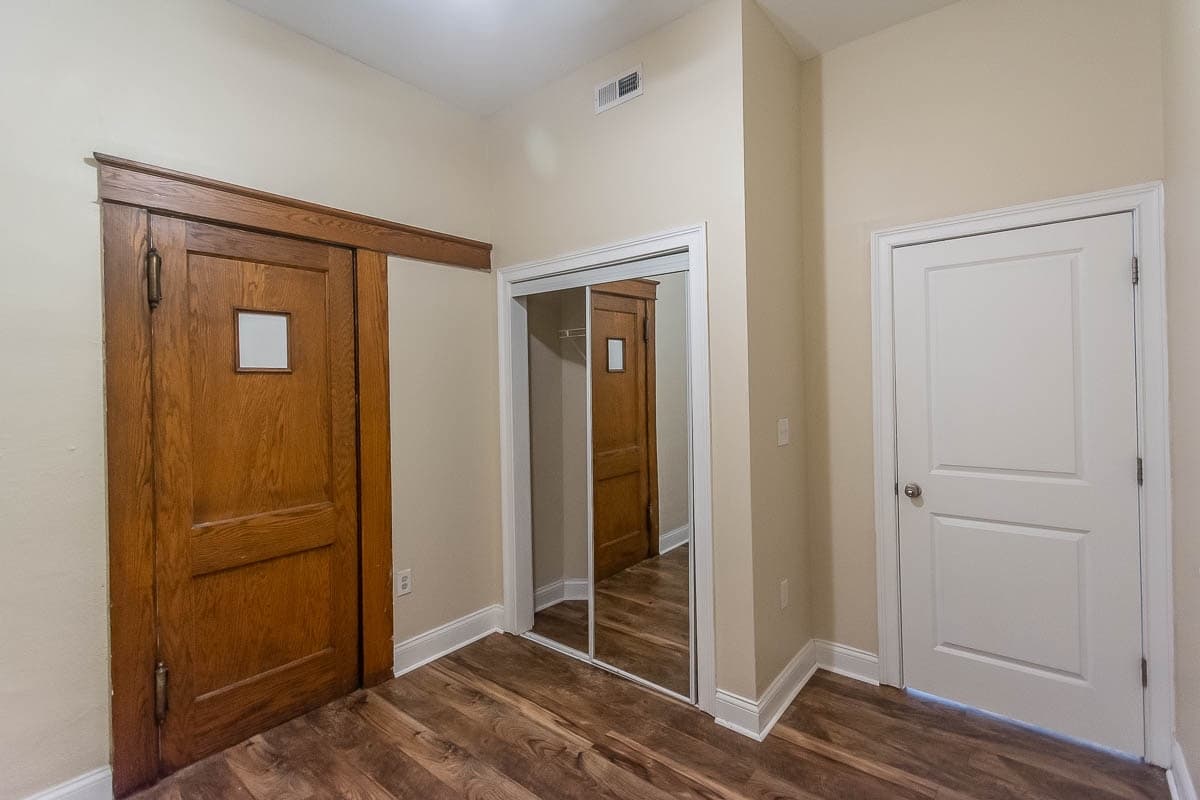 Bloomington Apartment: 106 E. Kirkwood Ave.