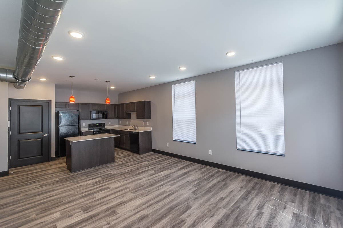 Bloomington Apartment: 215 S. Walnut