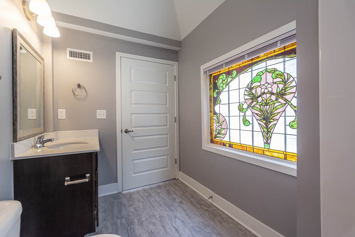 Bloomington Apartment: 221 E. Kirkwood Ave.