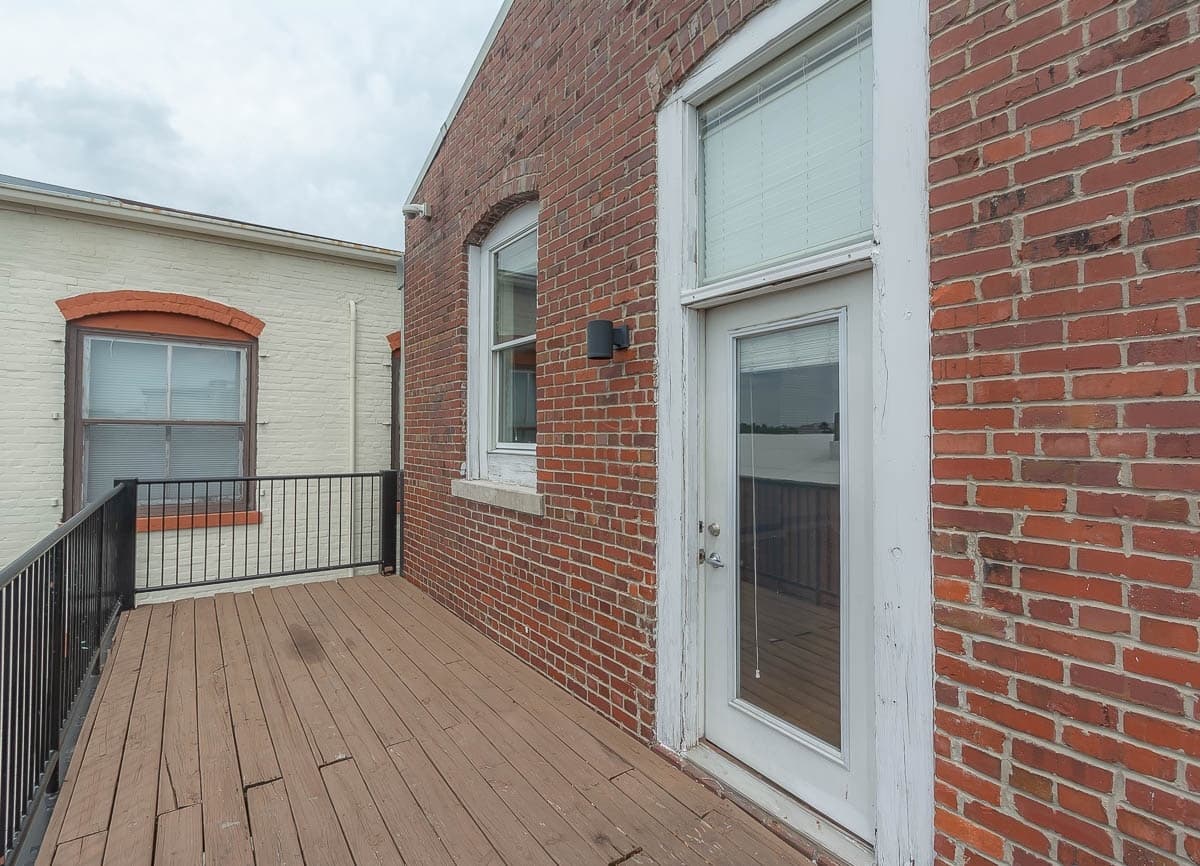 Bloomington Apartment: 106 E. Kirkwood Ave.