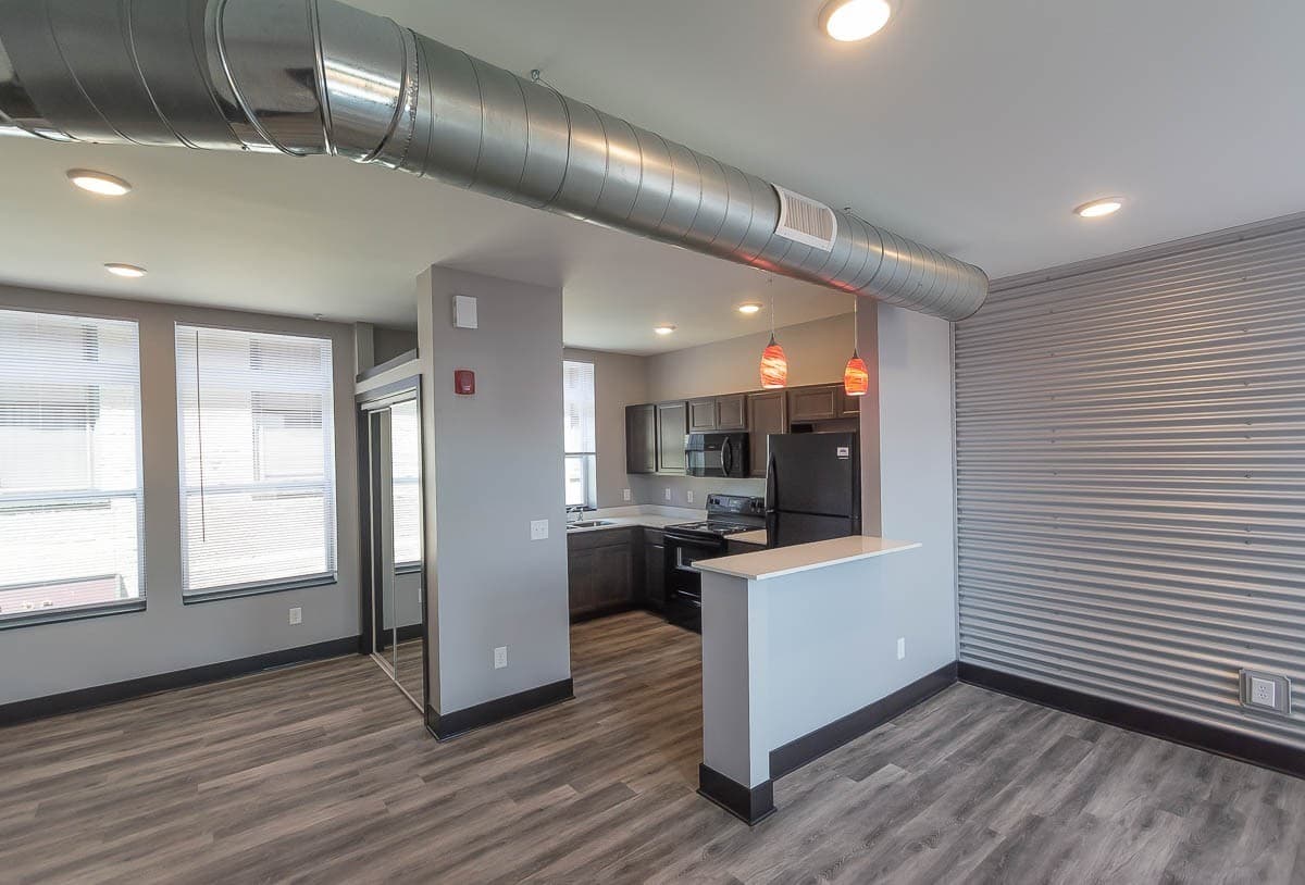 Bloomington Apartment: 215 S. Walnut