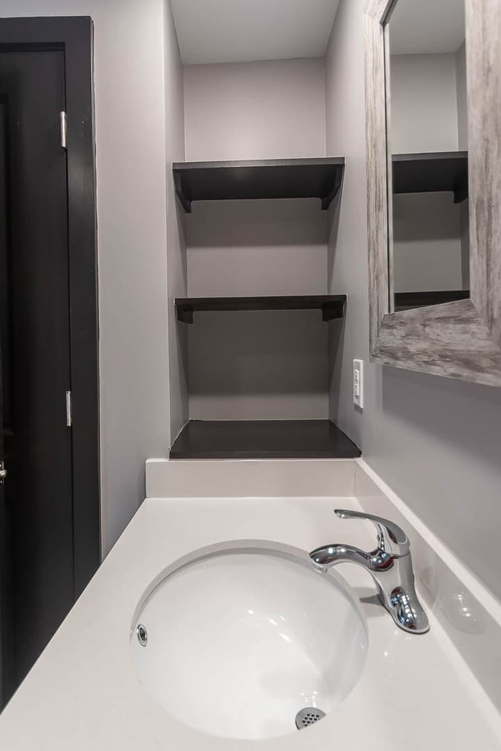 Bloomington Apartment: 215 S. Walnut