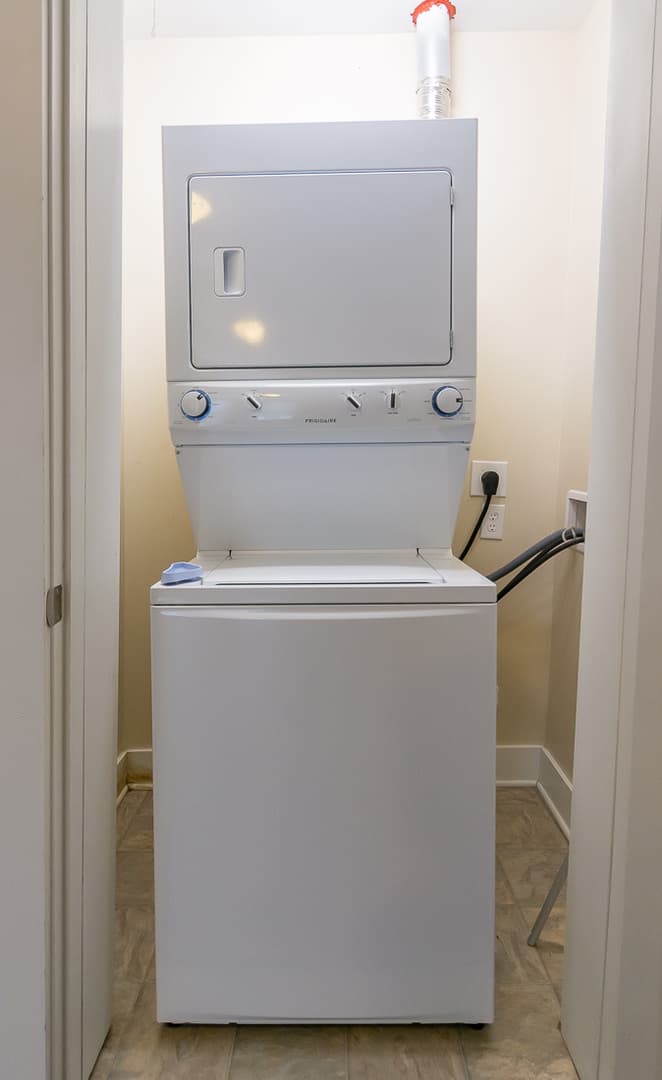 Bloomington Apartment: 632 N College Ave.