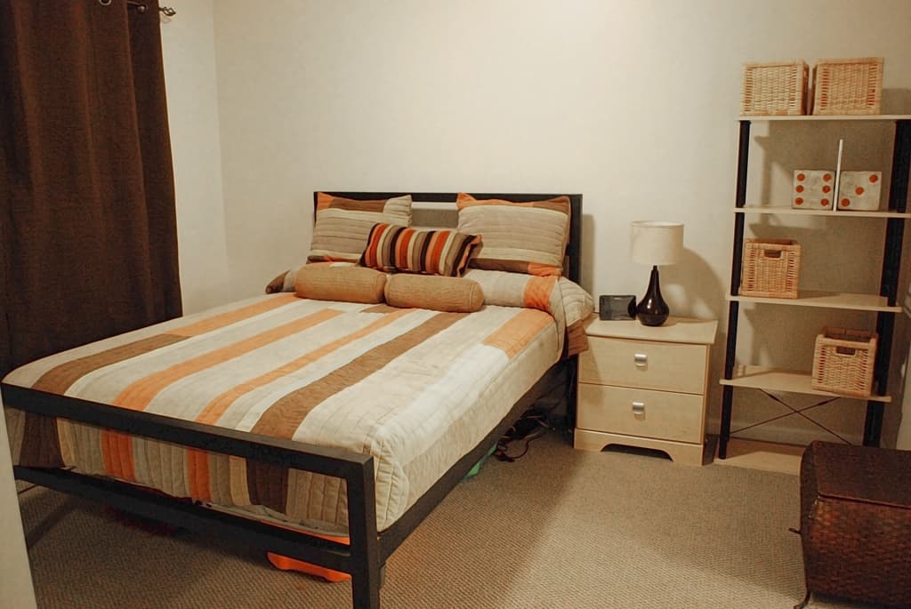 Bloomington Apartment: 2549 Eastgate Lane