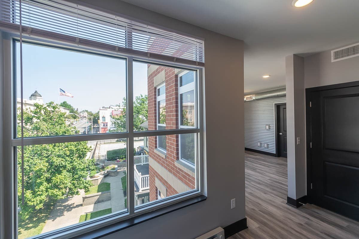 Bloomington Apartment: 215 S. Walnut