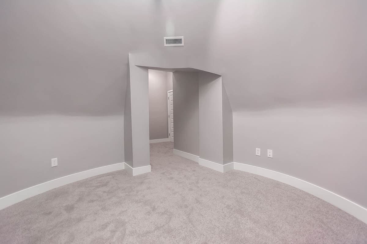 Bloomington Apartment: 221 E. Kirkwood Ave.