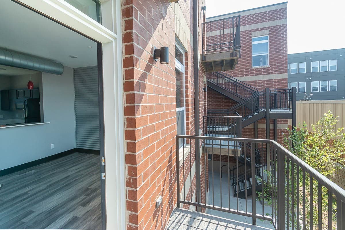 Bloomington Apartment: 215 S. Walnut