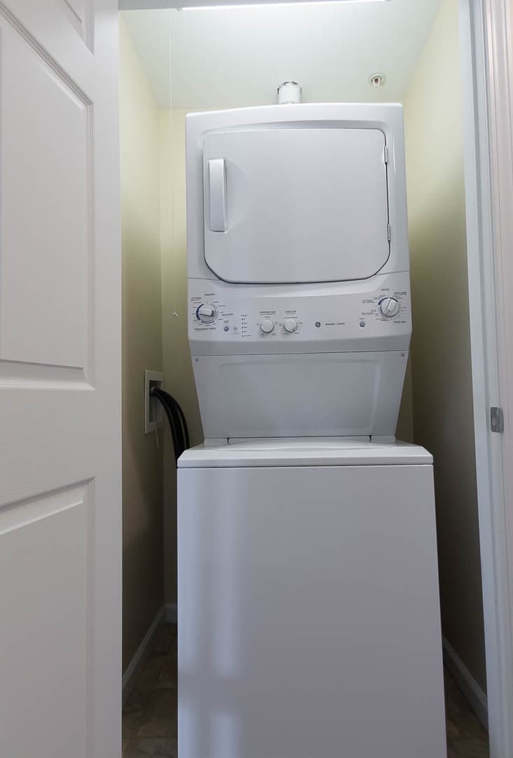Bloomington Apartment: 2549 Eastgate Lane