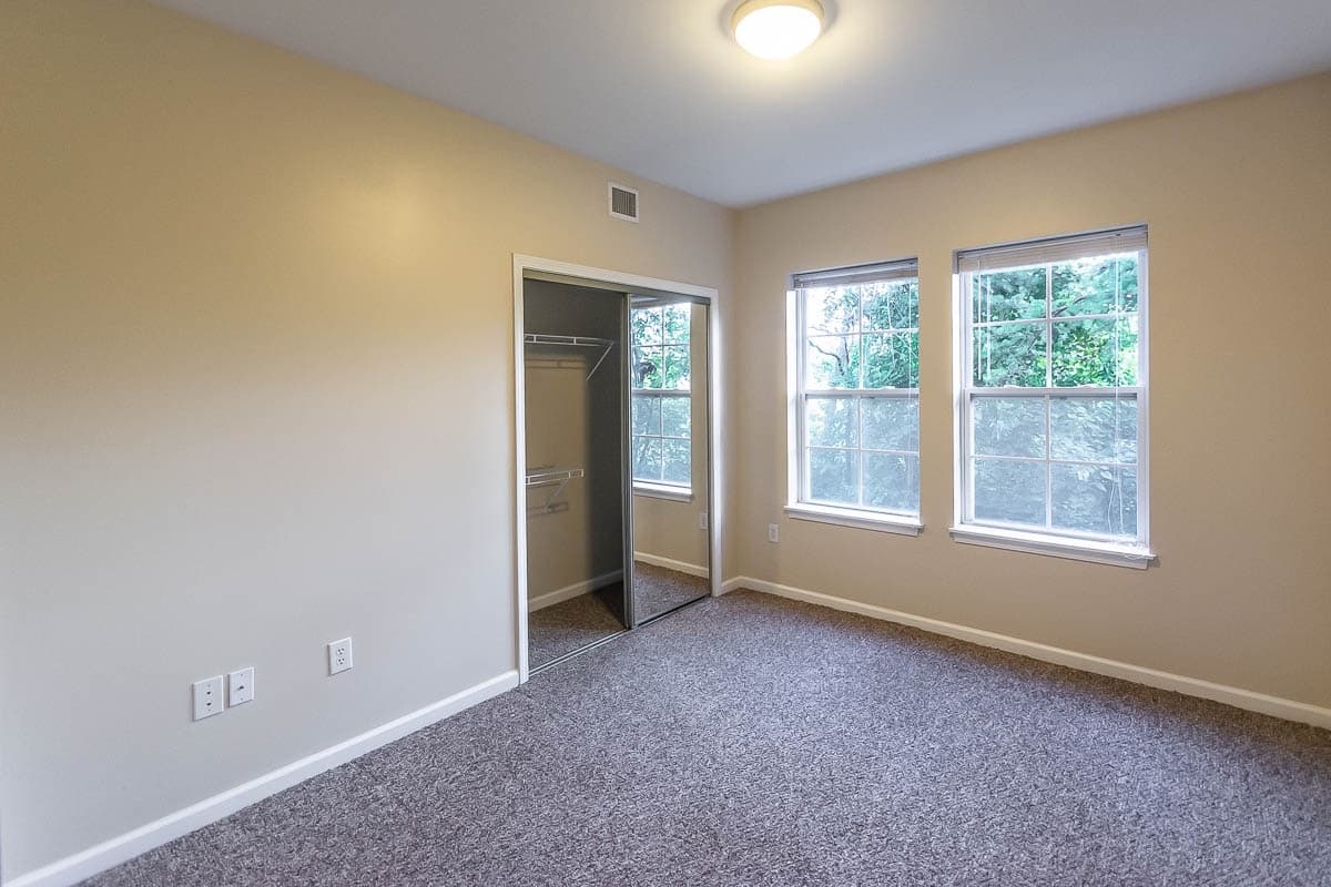 Bloomington Apartment: 2539  Eastgate Lane