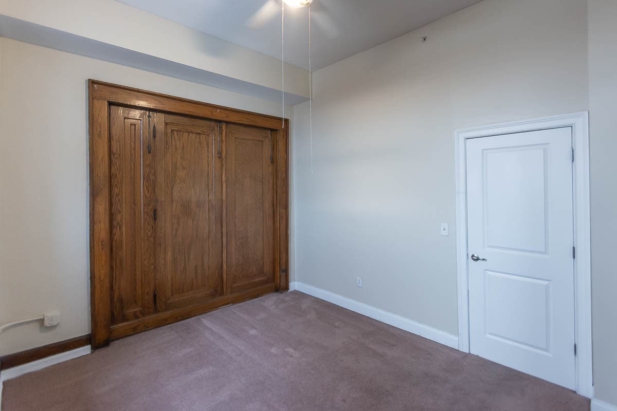 Bloomington Apartment: 106 E. Kirkwood Ave.