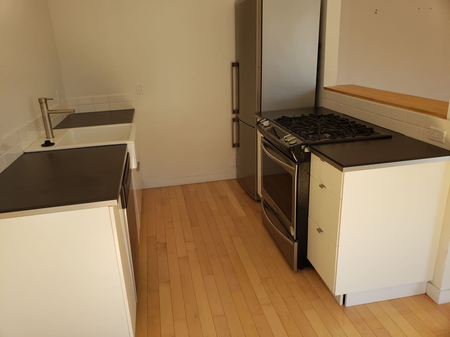 Los Angeles Apartment: 410 North Hayworth Avenue