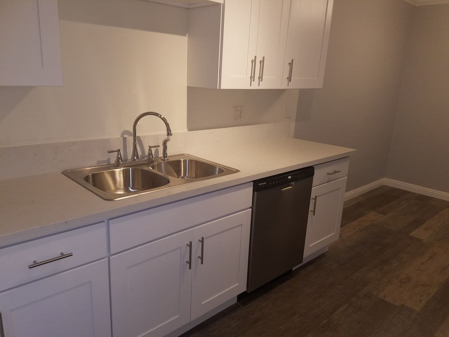 Sherman Oaks Apartment: 14270 Dickens St.