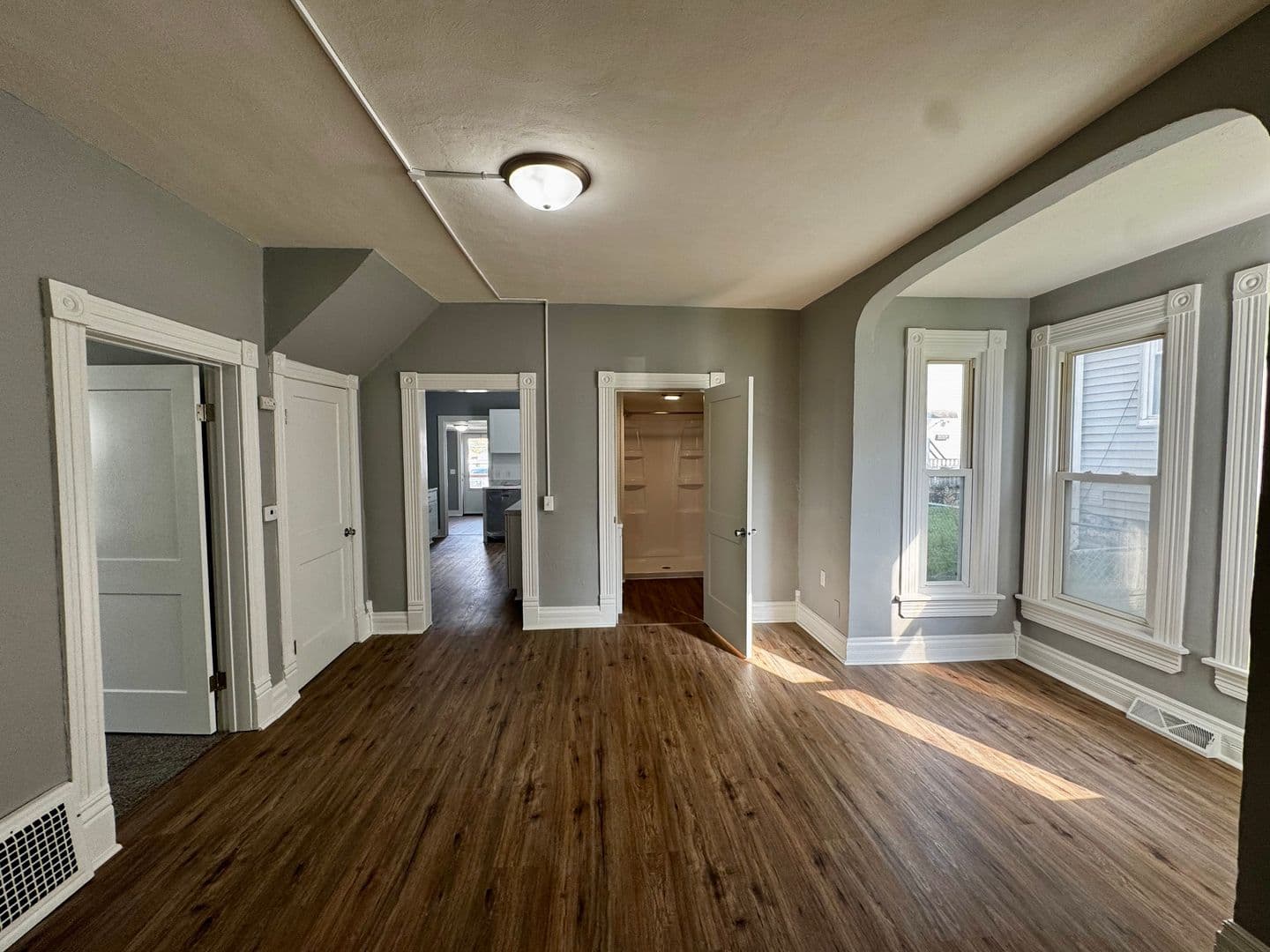 MOLINE House: 410 9TH ST
