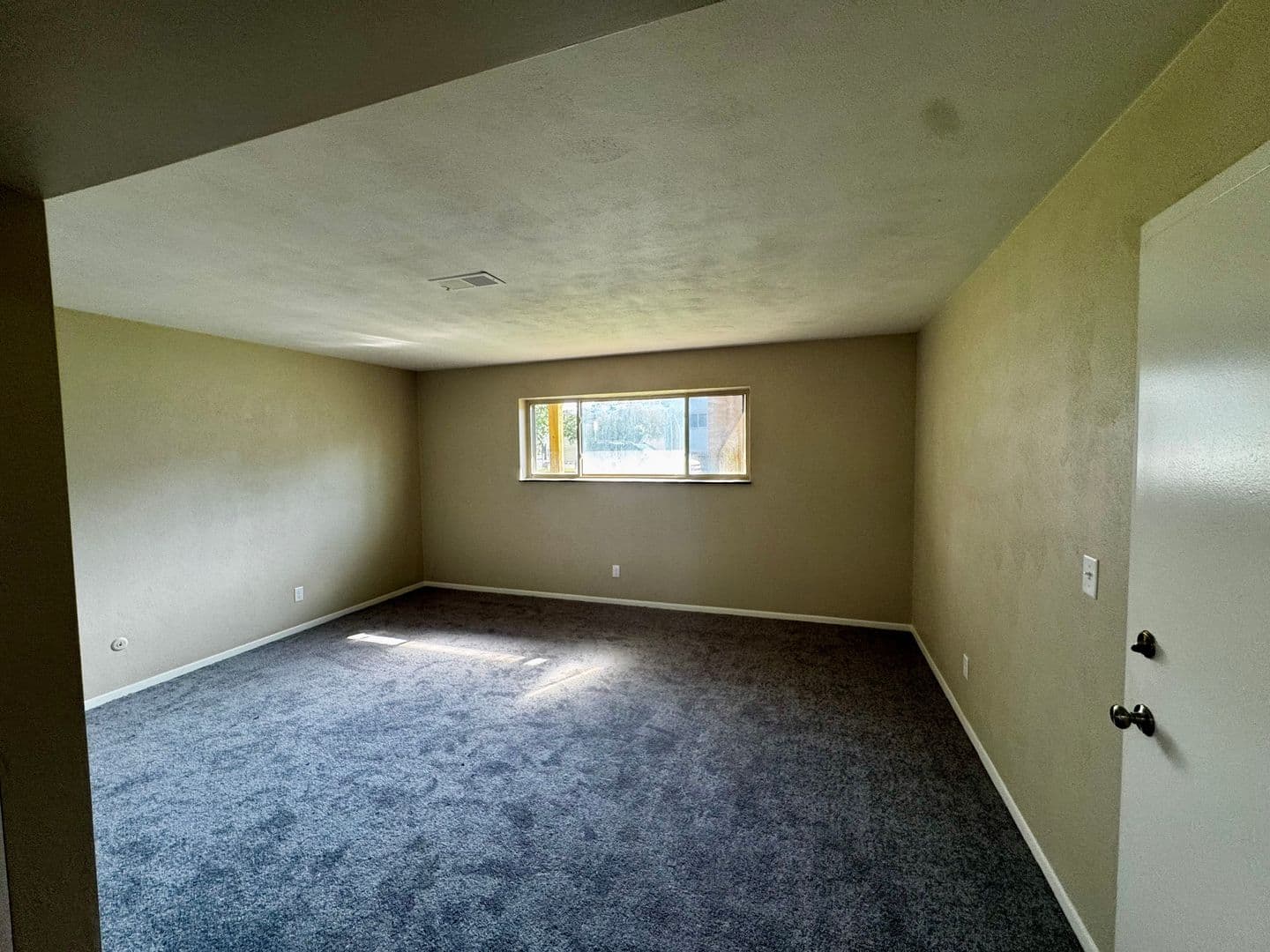 Moline Apartment: 3021 4th St - Apartment 2