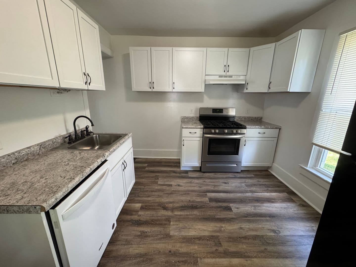 Moline House: 1533 24th Ave