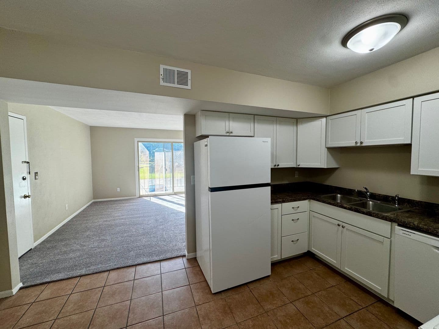 Moline Apartment: 3021 4th St - Apartment 8