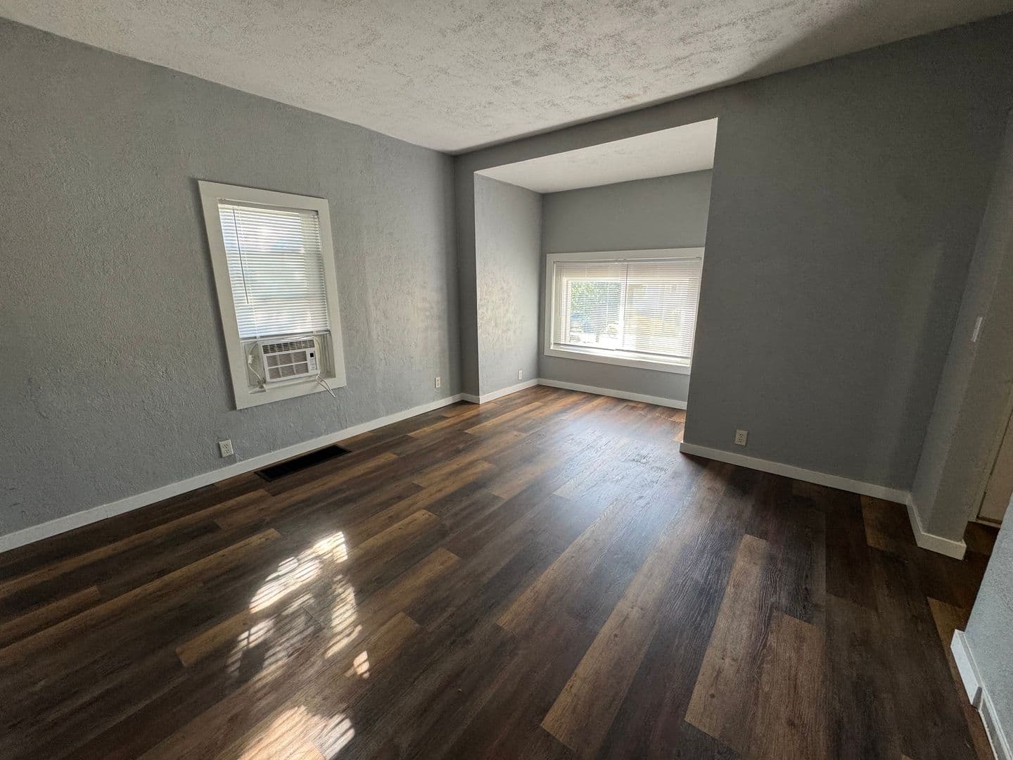 Moline House: 1637 13th Ave