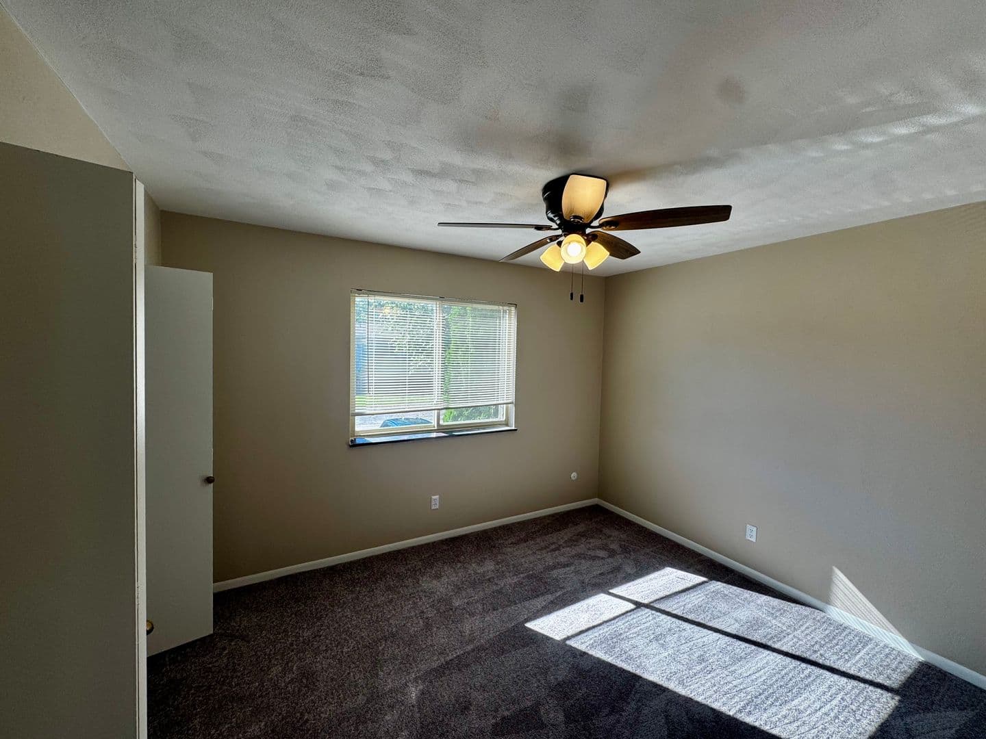 Moline Apartment: 3021 4th St - Apartment 8