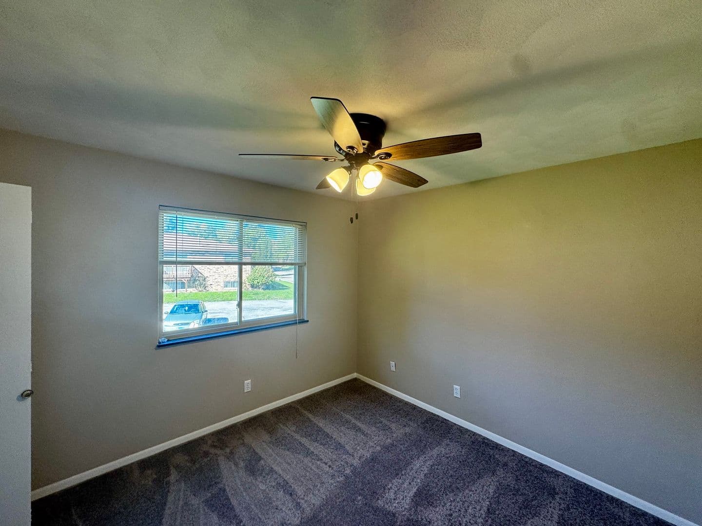 Moline Apartment: 3021 4th St - Apartment 8