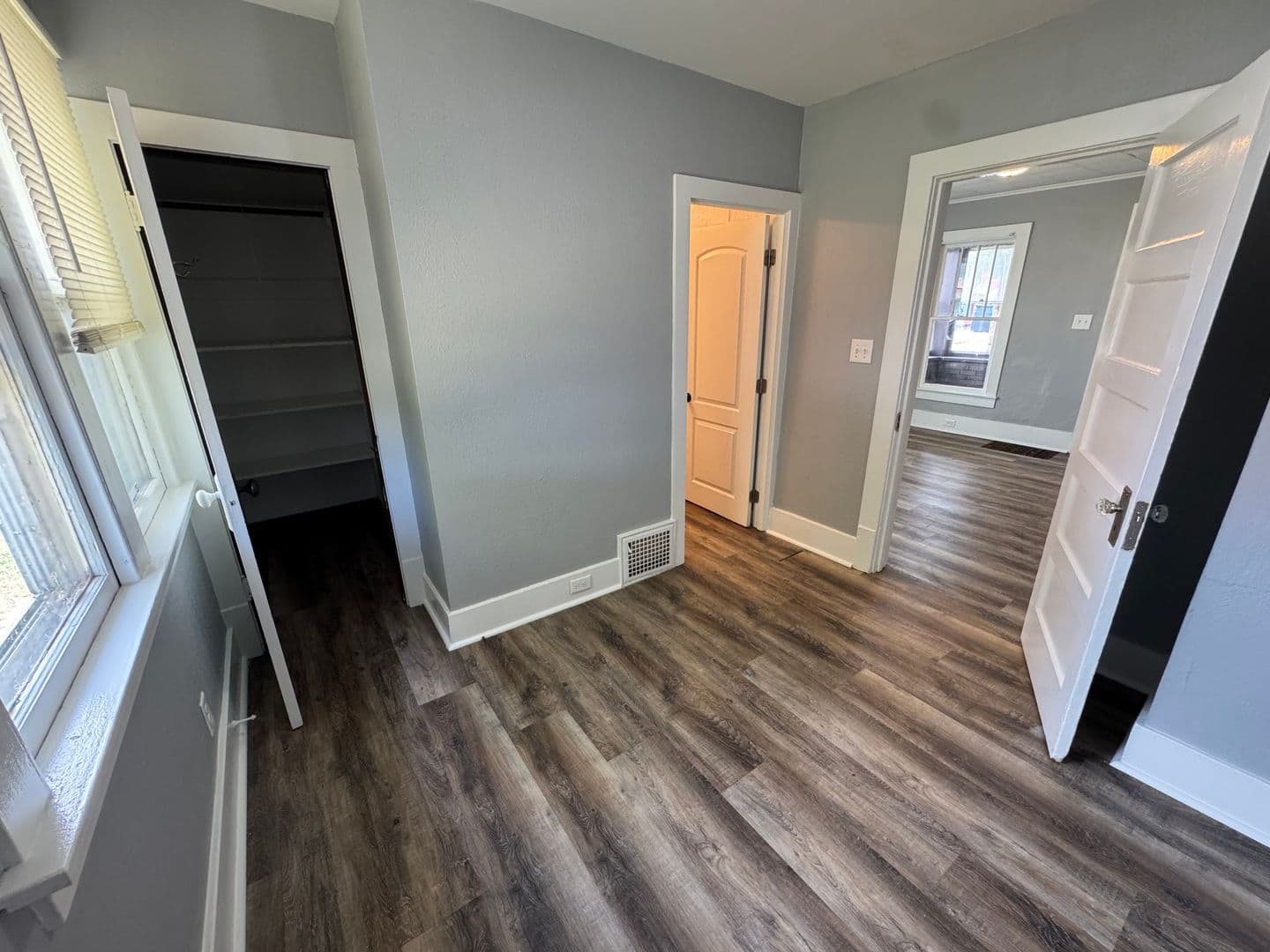 Moline House: 1533 24th Ave