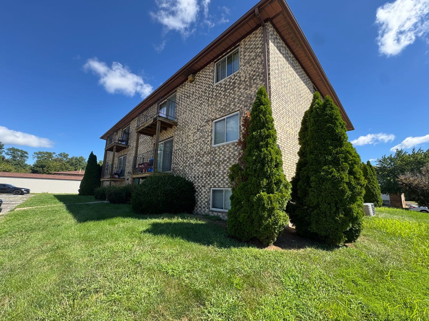 Moline Apartment: 3021 4th St - Apartment 8
