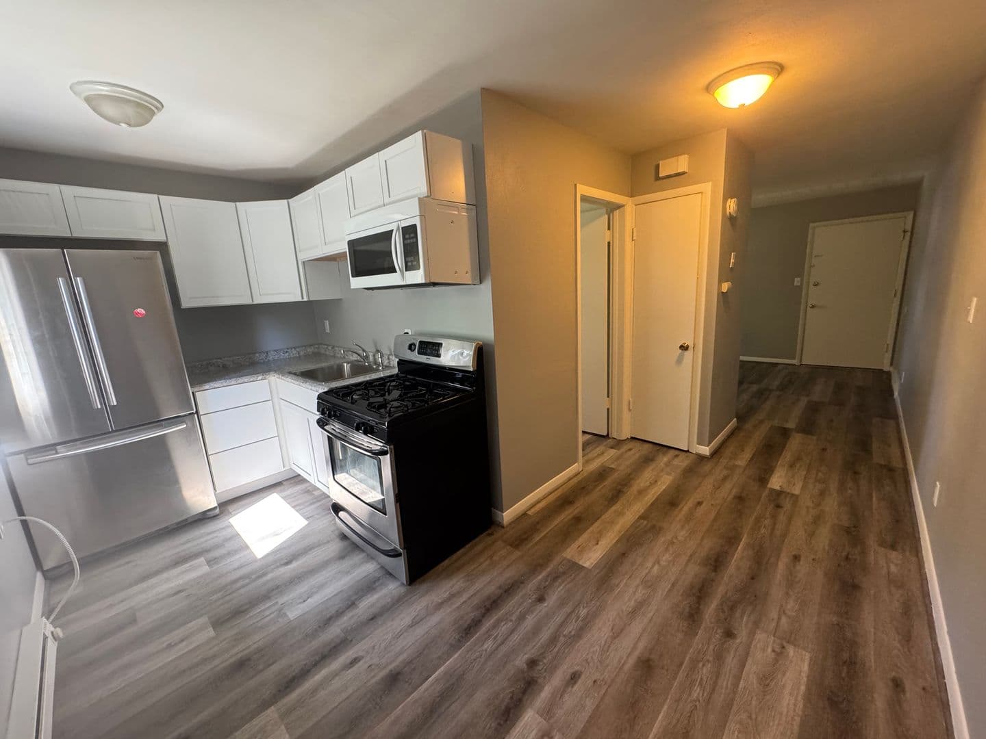 Moline Apartment: 1811 13th Ave - Apartment 7
