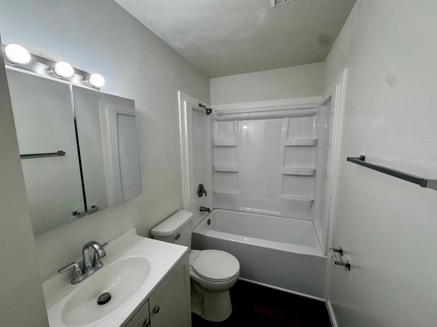 Moline Apartment: 3021 4th St - Apartment 2