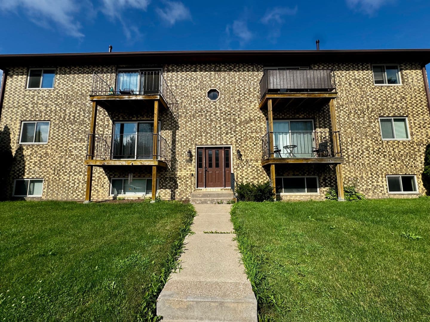 Moline Apartment: 3021 4th St - Apartment 2