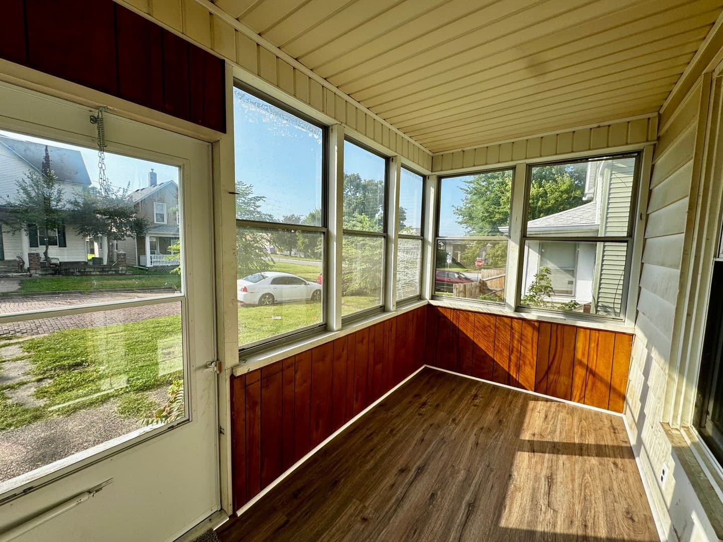 MOLINE House: 410 9TH ST