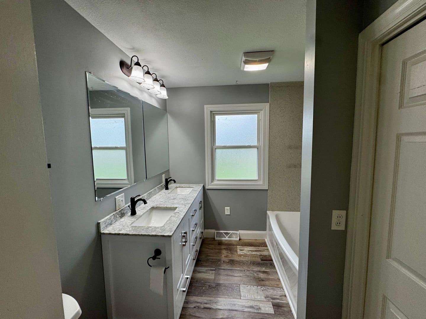 Coal Valley House: 119 E 4th Street
