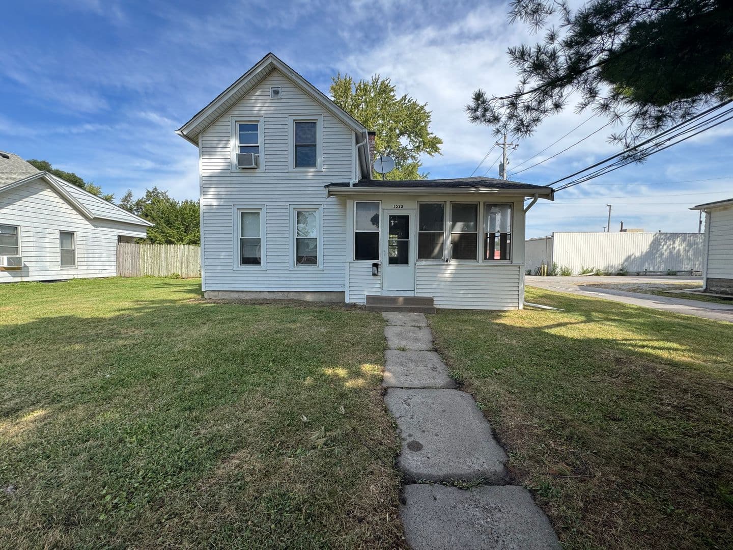 Moline House: 1533 24th Ave
