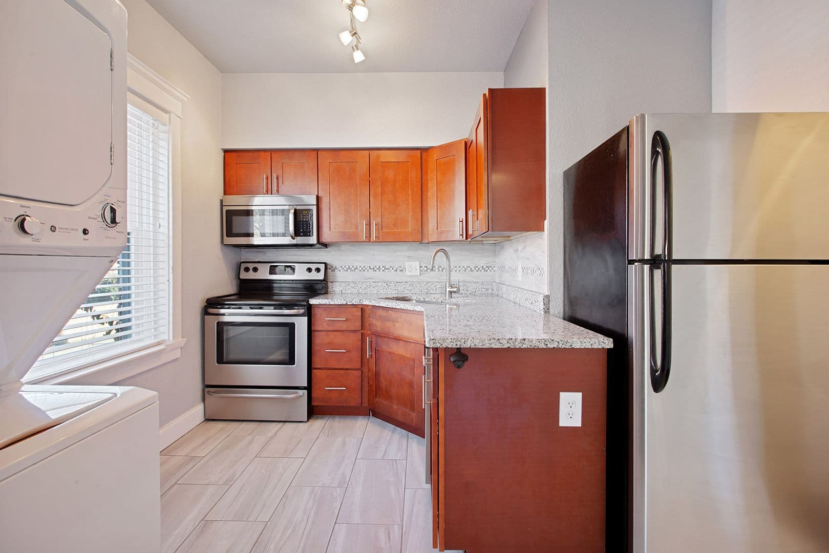 Kansas City Apartment: 3825 Baltimore