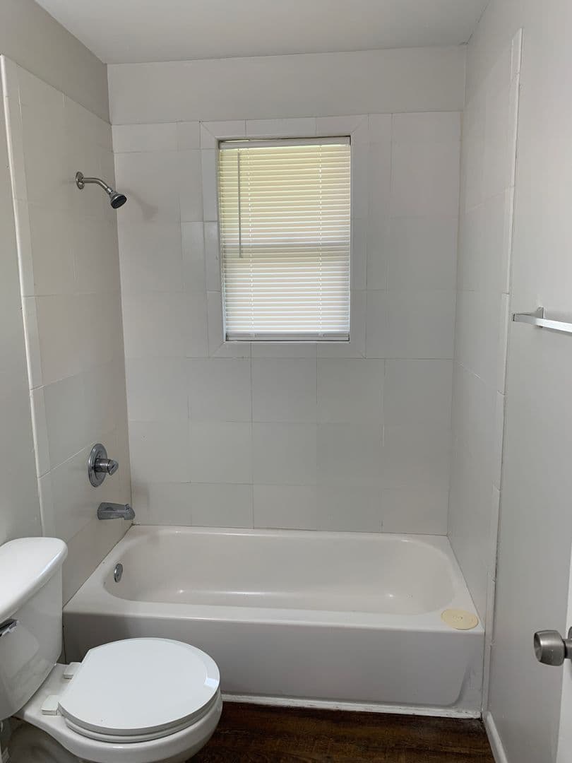 Riverside Apartment: 4820-4867 NW Homestead Rd. / Terr.