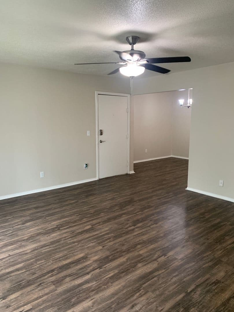 Kansas City Apartment: 3701-3703 Baltimore Ave
