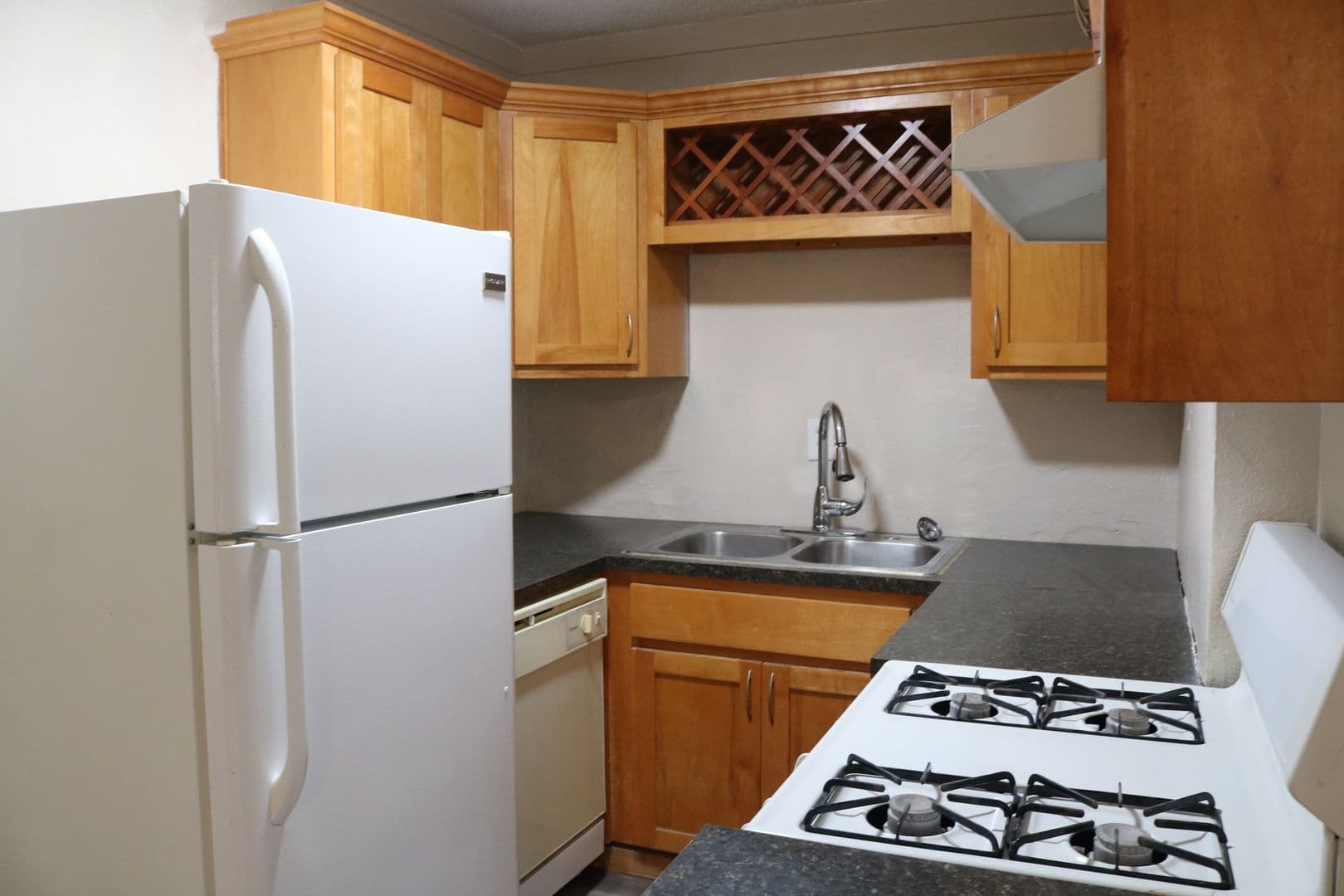 Kansas City Apartment: 905-911 W 40th Terr