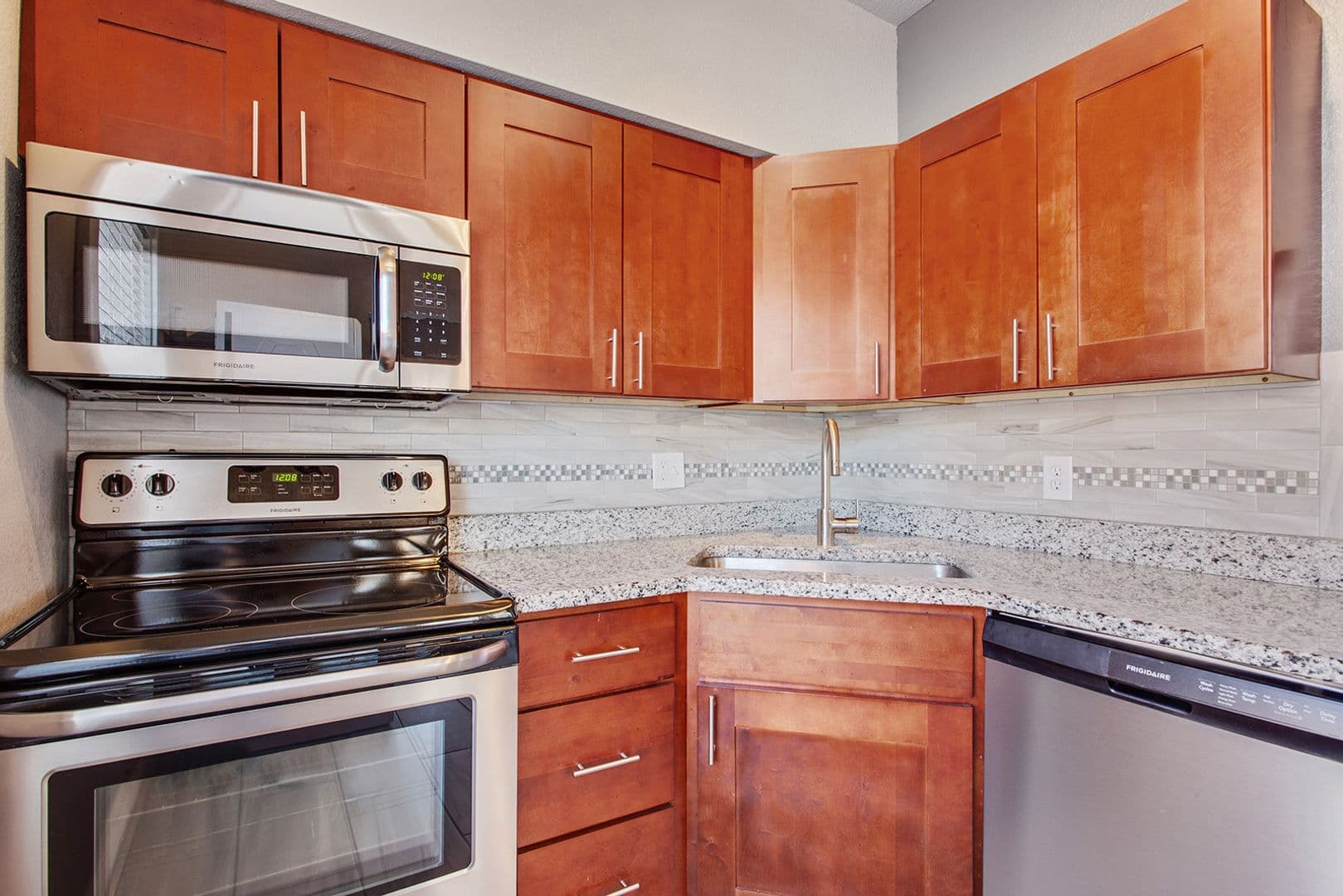 Kansas City Apartment: 3825 Baltimore