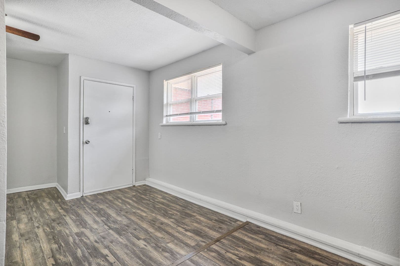 Parkville Apartment: 6110 NW Bell Rd.