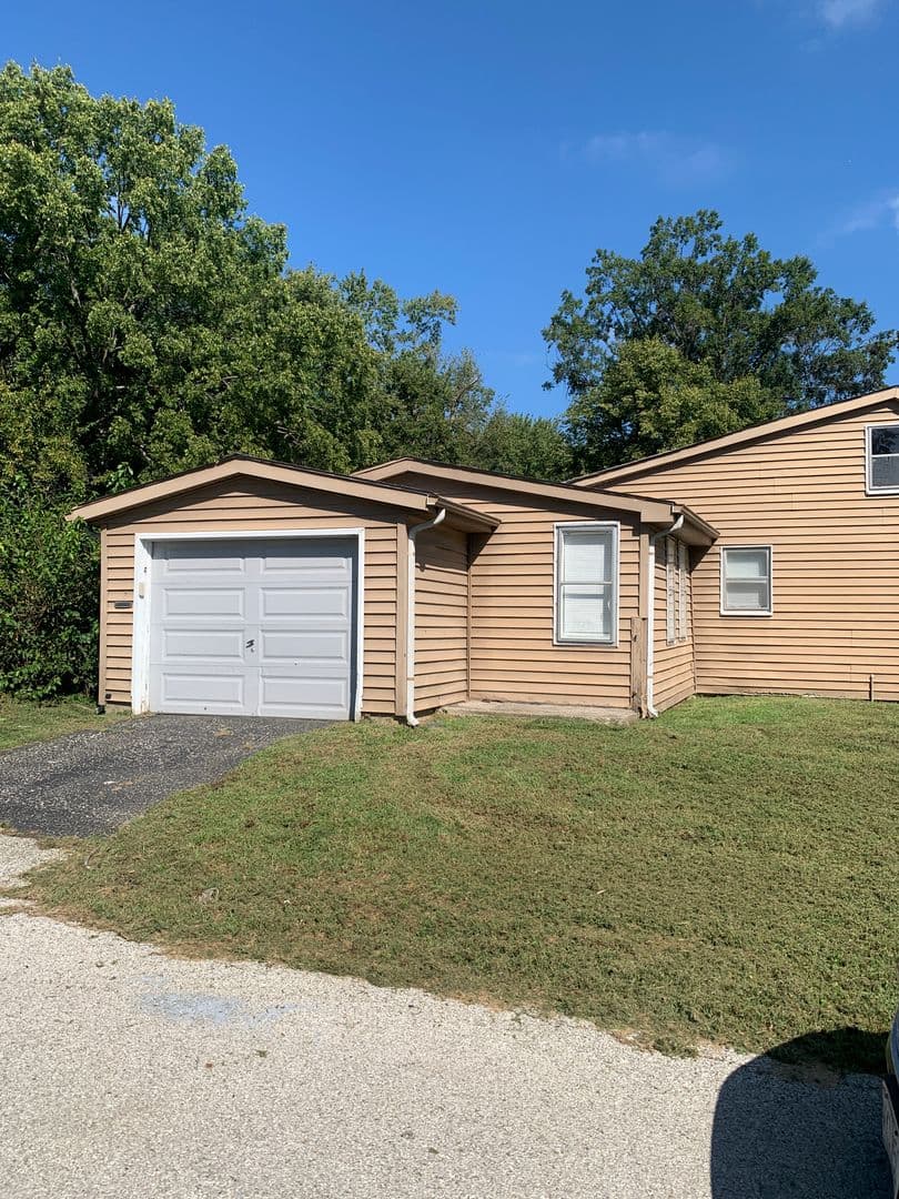 Kansas City House: 8940 Oak Street