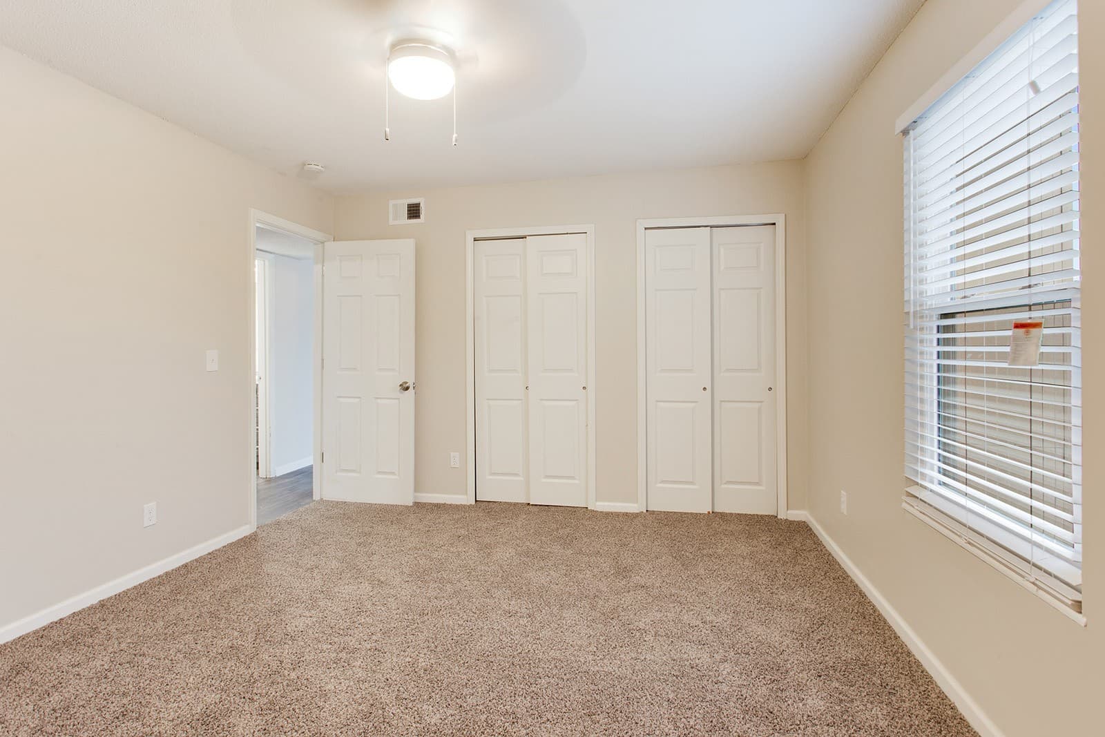 Kansas City Apartment: 3701-3703 Baltimore Ave