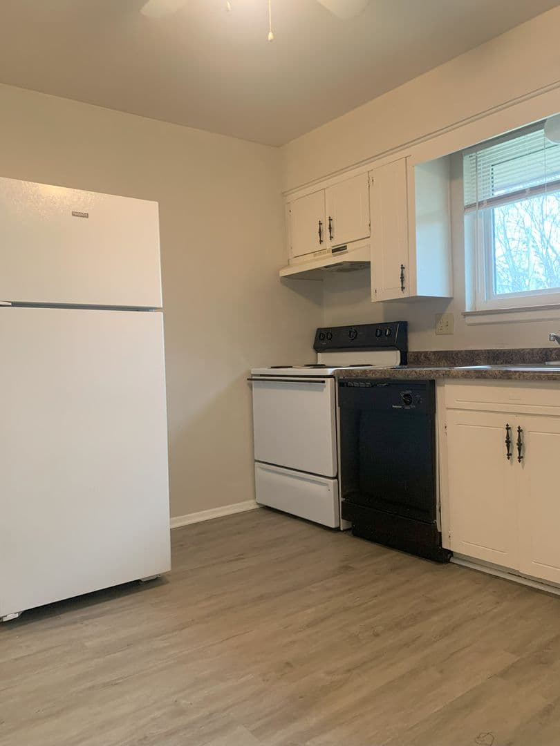 Parkville Apartment: 9001-9155 NW 57th Street