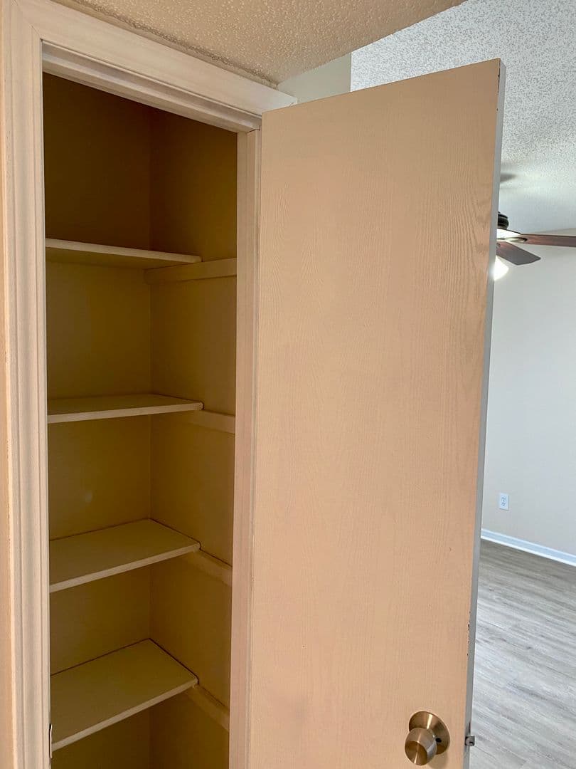 Shawnee Apartment: 6117-6129 Barton Ave