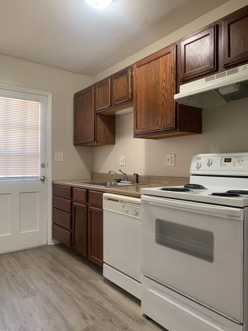 Kansas City Apartment: 3608-3618 Baltimore Ave.