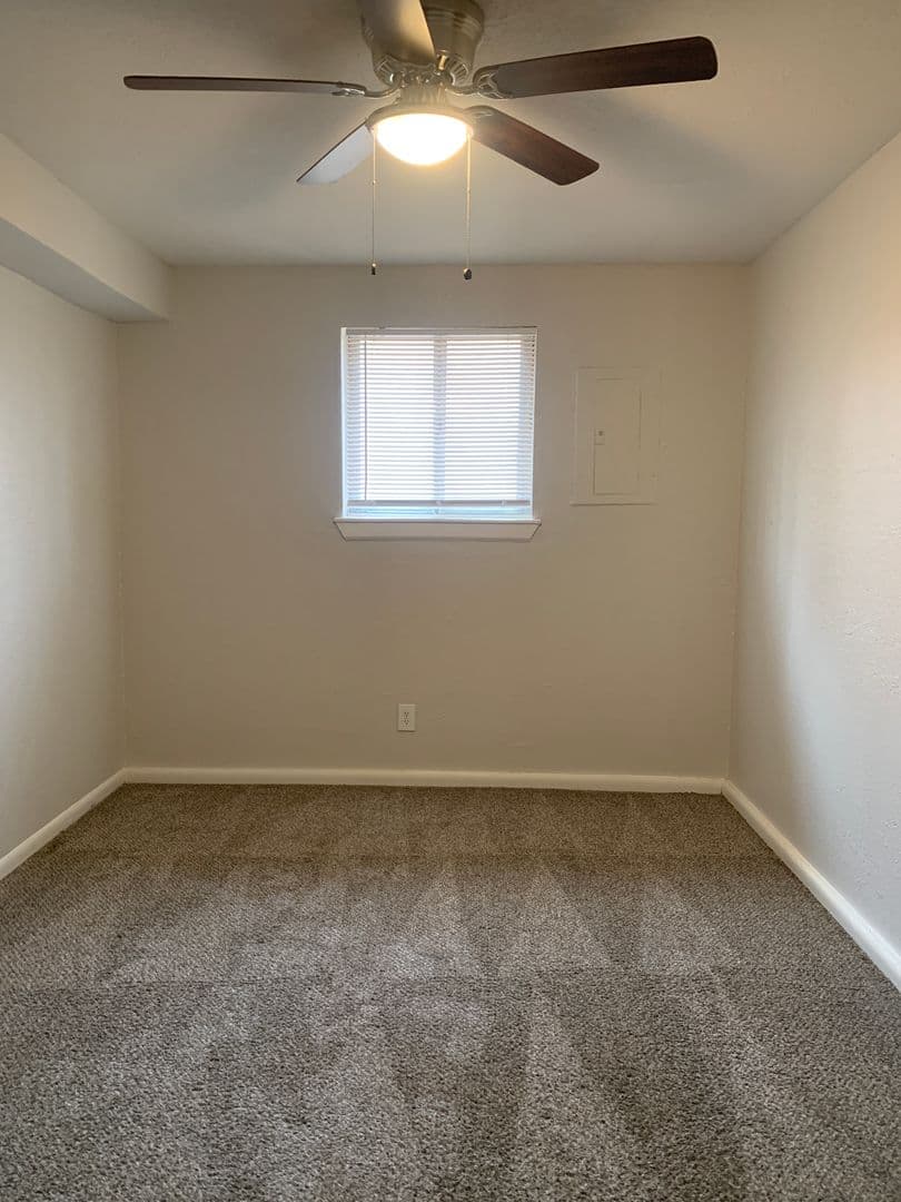 Parkville Apartment: 6110 NW Bell Rd.