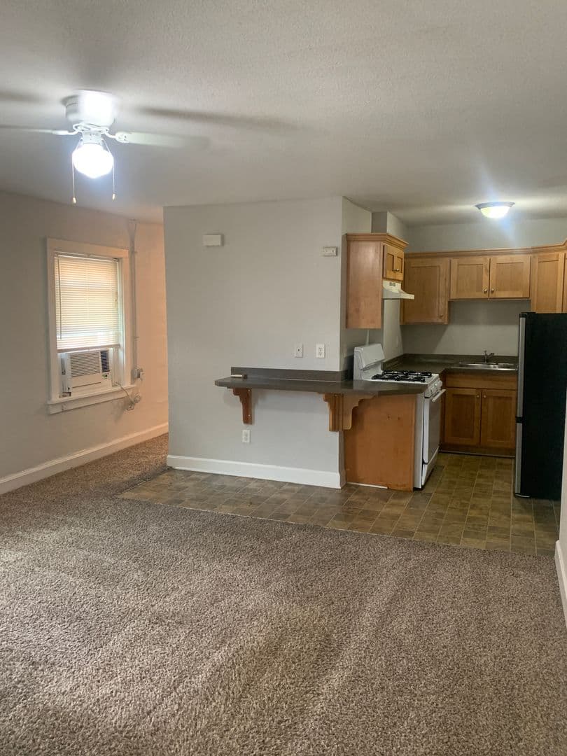 Kansas City Apartment: 905-911 W 40th Terr