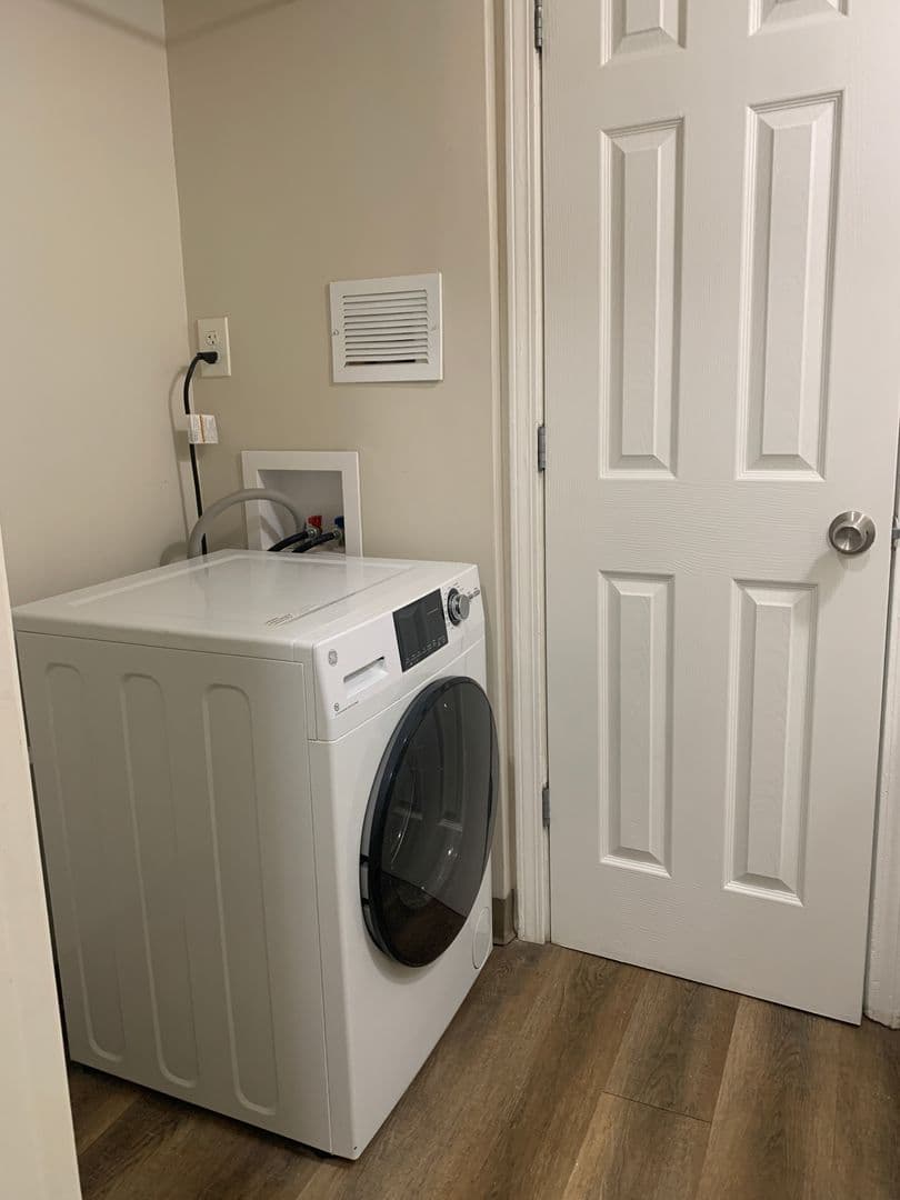 Kansas City Apartment: 3701-3703 Baltimore Ave
